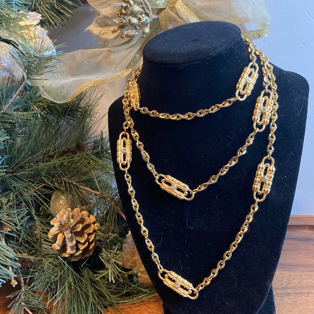 Reproduction Jackie Kennedy Paperclip Necklace - Gold tone with Clear Stones